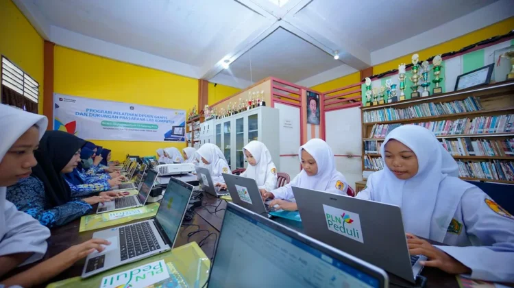 PLN UID Sumut Dukung Penguatan Literasi Digital Siswa MTs Muhammadiyah 19