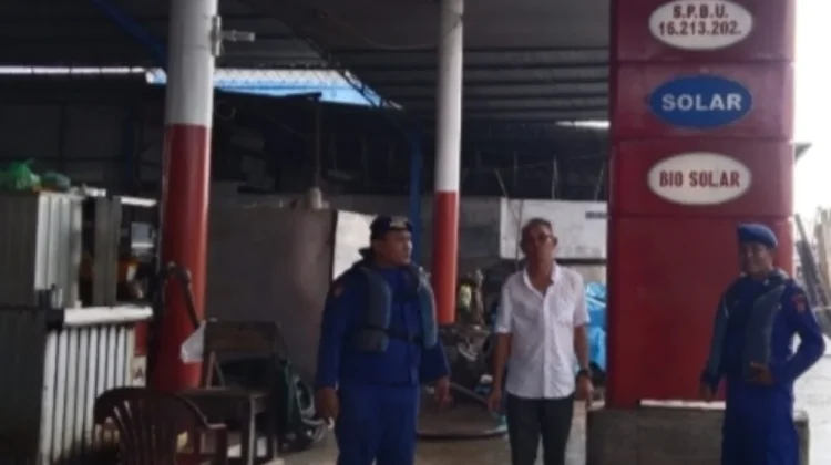 Sat Polairud Polres Tanjungbalai Pantau Distribusi BBM Subsidi
