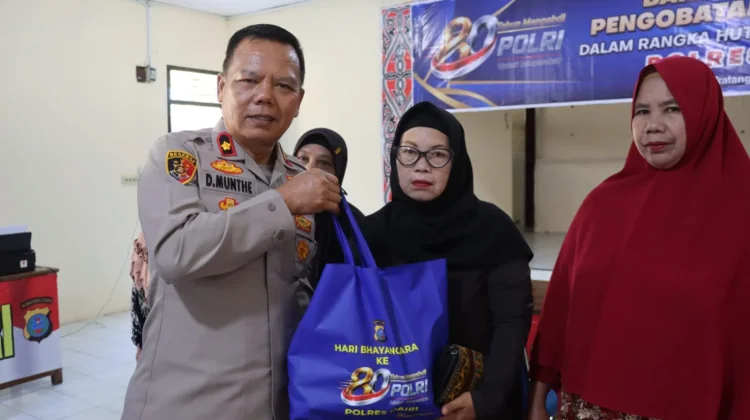 Hari Bhayangkara Ke-80, Polres Dairi Gelar Bakti Kesehatan dan Salurkan Sembako