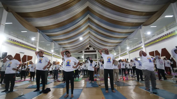 Ratusan Peserta Semarakkan Peringatan Hari Yoga Internasional di Medan