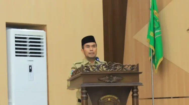 Wabup Labura Sampaikan Jawaban Bupati atas Pandangan Umum Fraksi DPRD