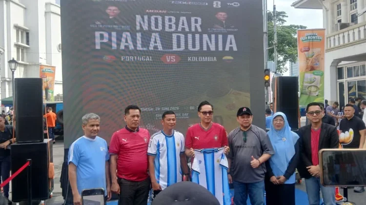 Rico Waas Nobar Piala Dunia Bersama Warga di CFD Kesawan