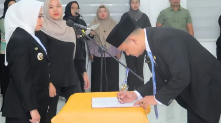 Bupati Labuhanbatu Secara Resmi Lantik 52 Pejabat Baru