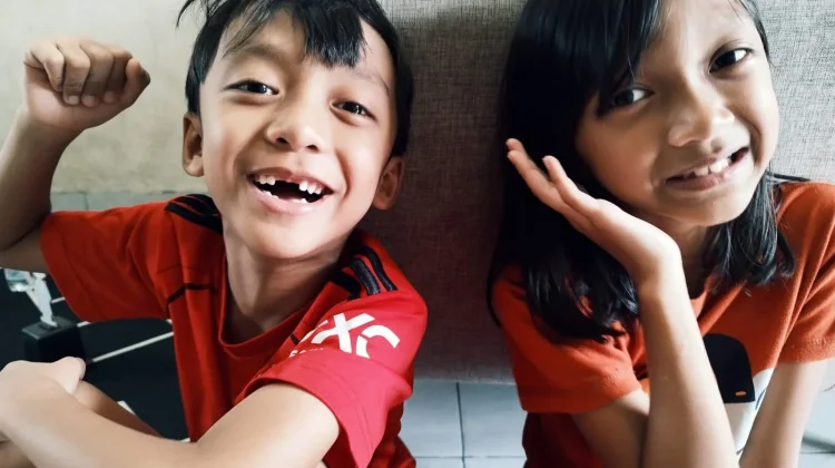 Perbedaan Mengasuh Anak Perempuan dan Laki-laki Menurut Para Ahli