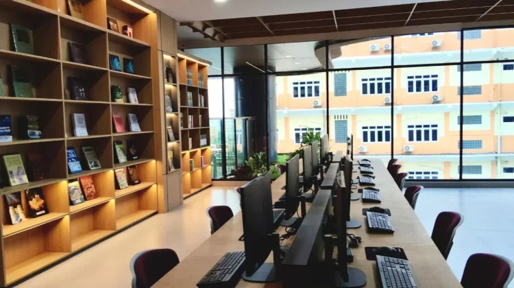 Universitas Satya Terra Bhinneka Himpun Belasan Ribu Buku