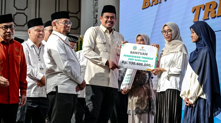 Gubernur Bobby Nasution Salurkan Zakat Rp3,5 Miliar kepada 5.051 Penerima Manfaat