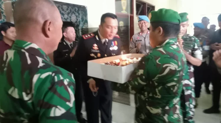 Kodim 0206/Dairi Berikan Ucapan HUT Bhayangkara ke-80 kepada Polres Pakpak Bharat
