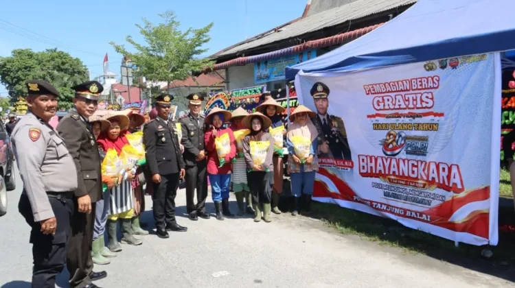 Hari Bhayangkara ke -80, Polres Tanjungbalai Berbagi Beras