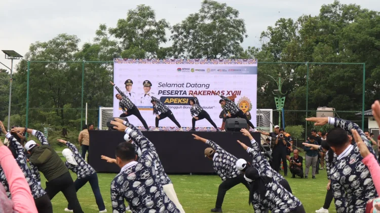 Ratusan Wali Kota Senam Pagi di Taman Cadika, Rico Waas Kenalkan Ruang Hijau Medan
