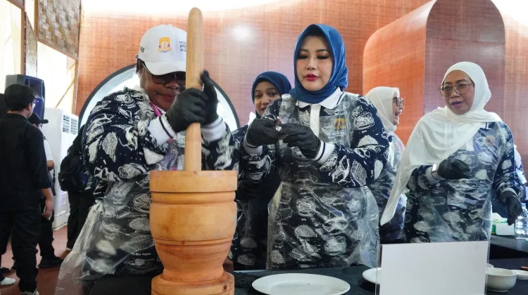 Ubi Tumbuk Satukan Ketua TP PKK se-Indonesia di Ladies Program Rakernas APEKSI 2026