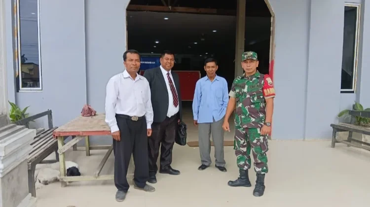 Babinsa Koramil 04/Tigalingga Kawal Ibadah Minggu di GKII Lau Bagot