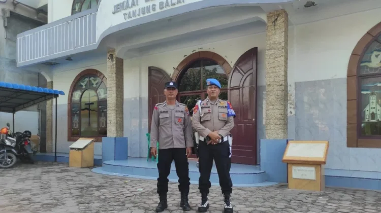 Polres Tanjungbalai Kerahkan Personel Amankan Gereja