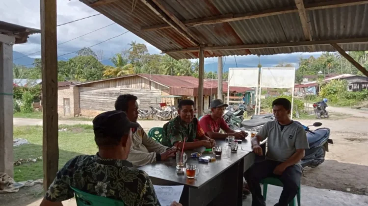 Babinsa, Kades, dan BPD Duduk Bersama Warga Bahas Keamanan hingga Pembangunan Desa