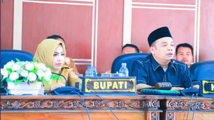 Pemkab Labuhanbatu Sampaikan Ranperda APBD Tahun Anggaran 2025
