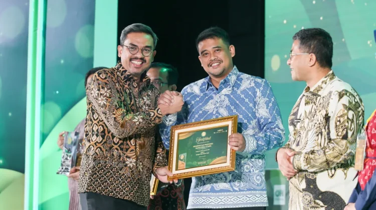 Pemprov Sumut Terima Penghargaan Adinata Syariah