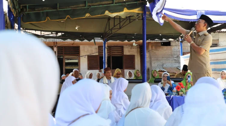 Bupati Tapsel Ajak Perkuat Iman dan Bebaskan Masyarakat dari Jerat Rentenir
