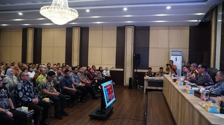 Rico Waas Minta Camat Percepat Pendaftaran Perlinsos