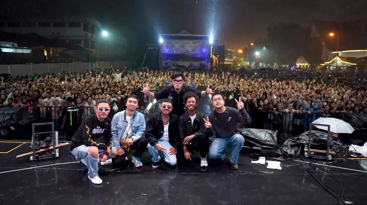 Ribuan Pengunjung Padati PRSU dan Meriahkan Konser Raim Laode