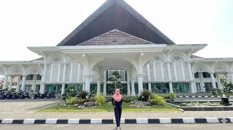 Gedung Sebaguna Pancing Khas Rumah Adat Melayu dan Batak