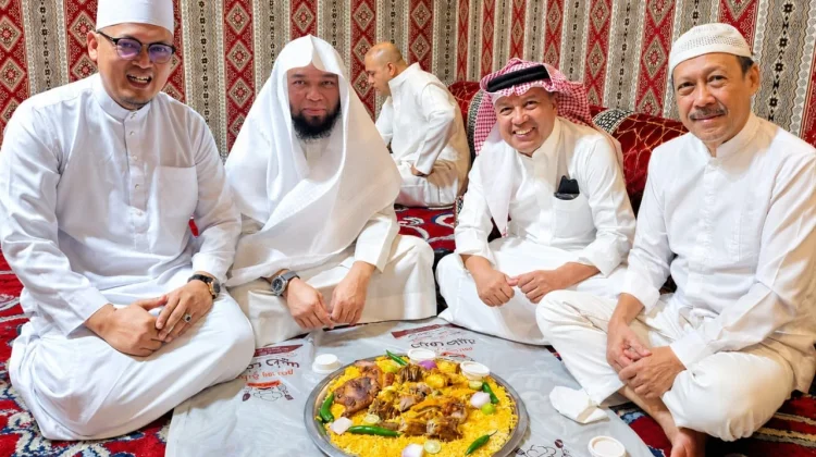 FKP RRI Medan Bersilaturahmi dengan Ulama Internasional di Masjid Nabawi