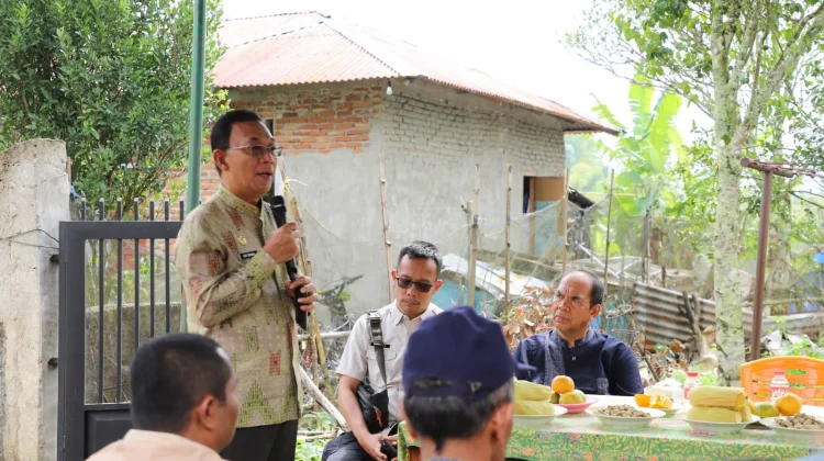 Gus Irawan Serahkan Bantuan Bibit dan Pakan Ikan, Dukung Swasembada Ikan