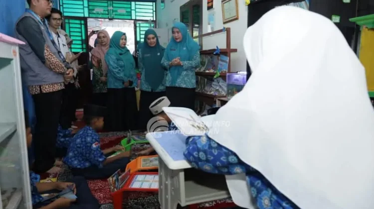 Tumbuhkan Budaya Literasi, Ketua TP PKK Asahan Kunjungi PAUD Sentang