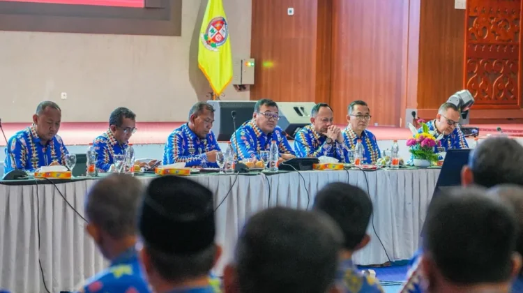 Evaluasi Kinerja, Bupati Dorong Kepala Sekolah Berkategori Cukup Bisa Naik