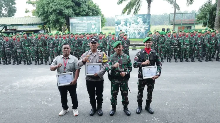 Dandim 0208 Asahan Berikan Reward Bagi Personel Berprestasi