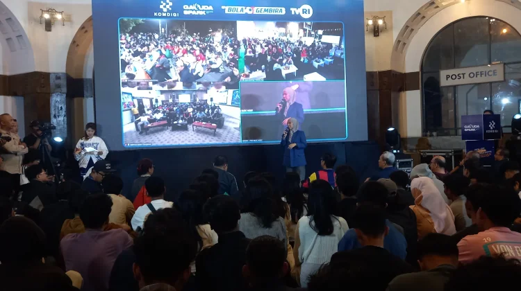 Meutya Hafid Hadiri Nobar Bola Gembira di Pos Bloc Medan