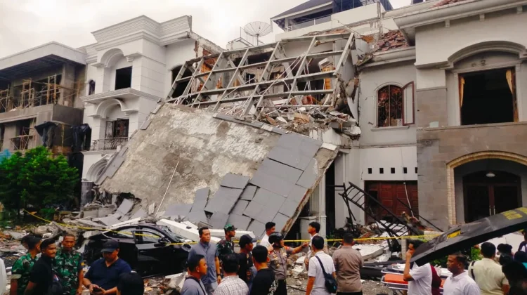 Rumah Mewah di Grand Polonia Meledak, Enam Orang Luka