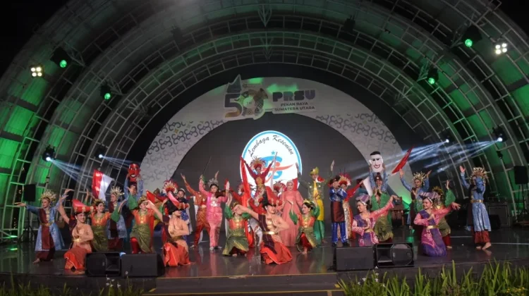 Kilau Benang Emas Serdang Warnai Panggung Budaya PRSU ke-50