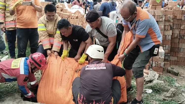 Masyarakat Tanjungbalai Dihebohkan Penemuan Mayat di dalam Parit