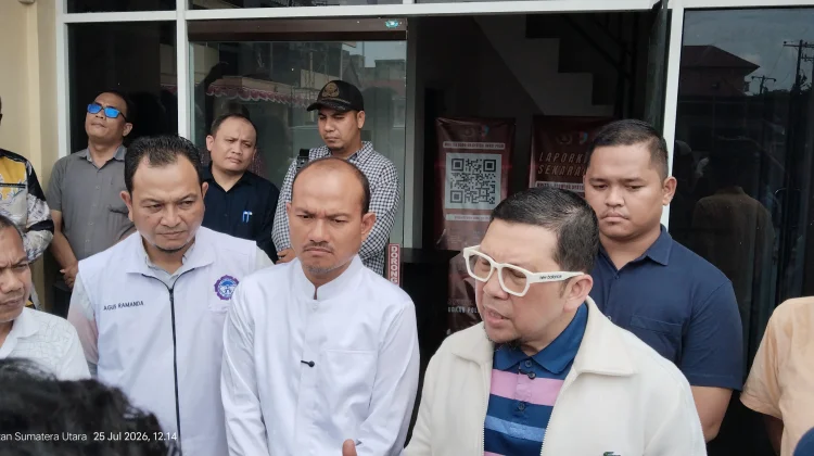 Ahmad Doli Kurnia Tanjung Jenguk Korban Dugaan Pelecehan Seksual di Tanjungbalai