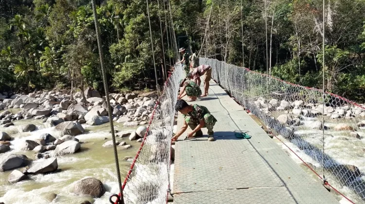 Satgas Bakti TNI Mulai Renovasi Jembatan Beton Sungai Lembara Humbahas