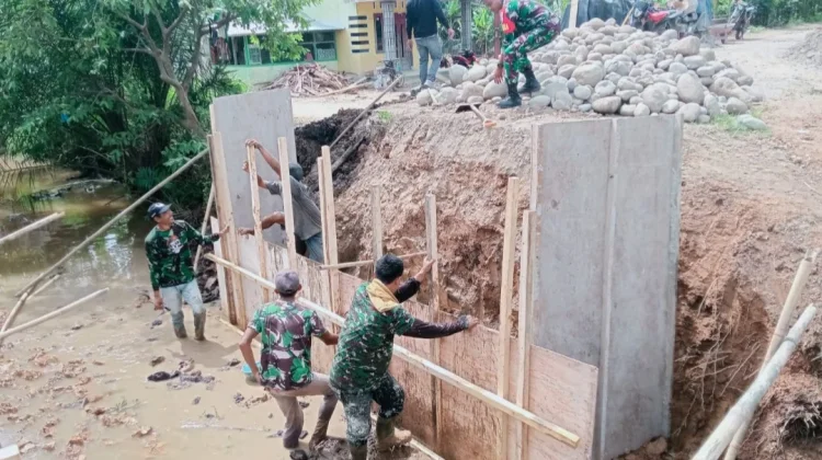Kodim 0203/Langkat Rampungkan Pembangunan Jembatan Beton di Desa Paluh Manis