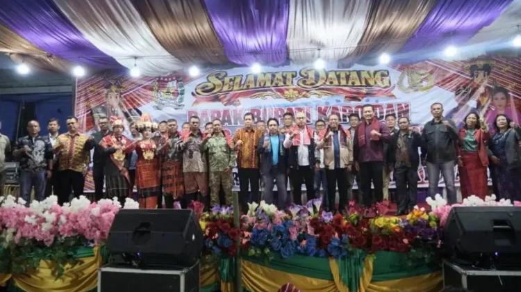 Bupati Karo Hadiri Kerja Tahun di Dua Desa