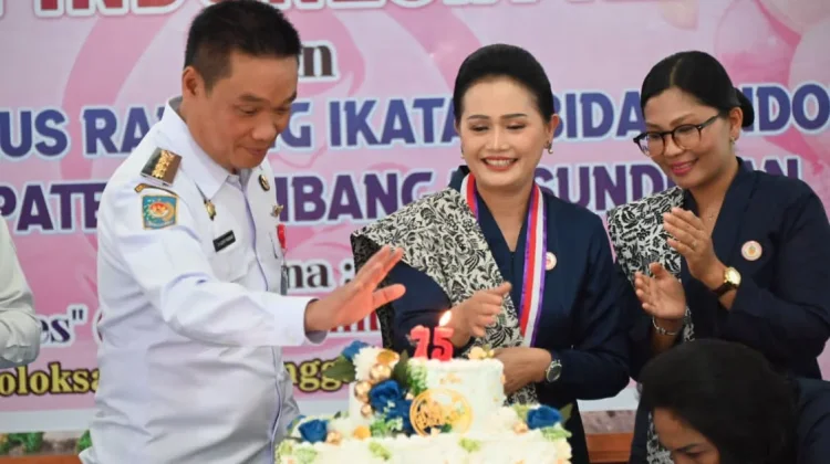 Bupati Humbahas Tekankan Peran Strategis Bidan Desa