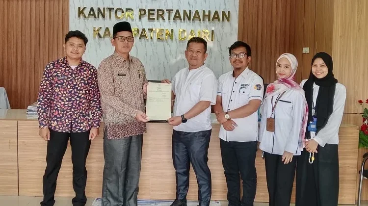 Kemenhaj Dairi Terima Sertifikat Tanah, Perkuat Legalitas Aset Negara