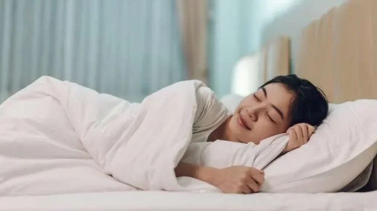 Bukan Cuma Minum yang Hangat, Ini 5 Kebiasaan agar Tidur Lebih Nyenyak