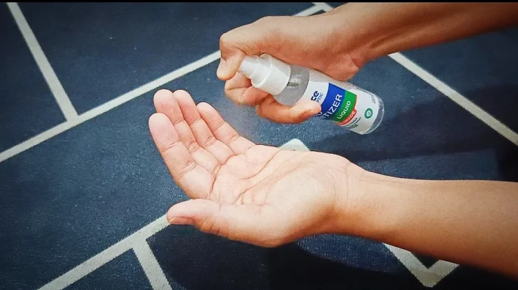Efektif Bunuh Kuman, Ini Dampak Menggunakan Hand Sanitizer Berlebihan