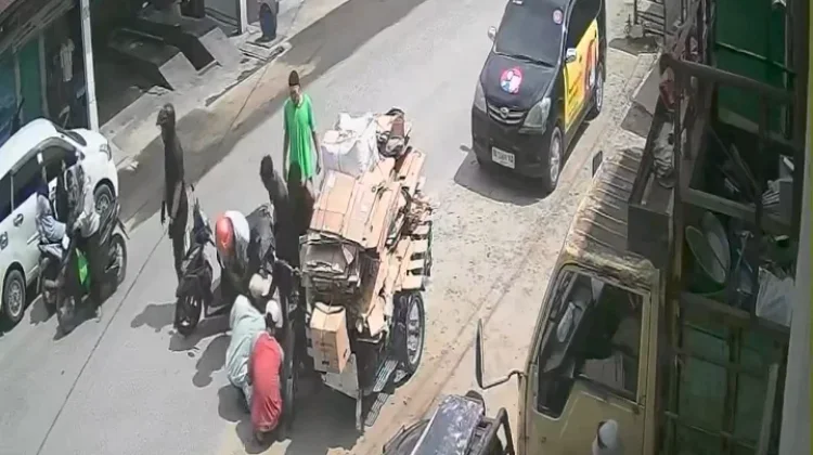 Kesempatan dalam Kesempitan, Pria di Asahan Curi Ponsel IRT saat Kecelakaan