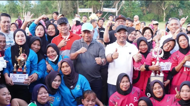 Tim Pagar Merbau Juarai Festival Olahraga Tradisional Bola Kasti