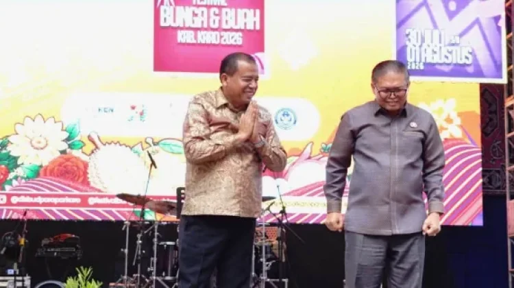 Bupati Karo Tutup Festival Bunga dan Buah Karo 2026