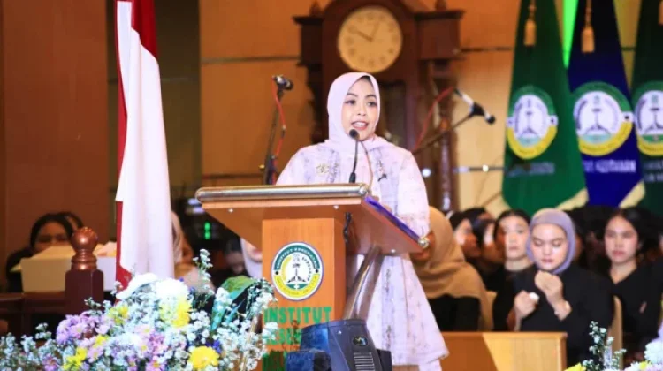 Hadiri Wisuda, Bupati Labuhanbatu Dorong Lulusan Jadi Agen Perubahan