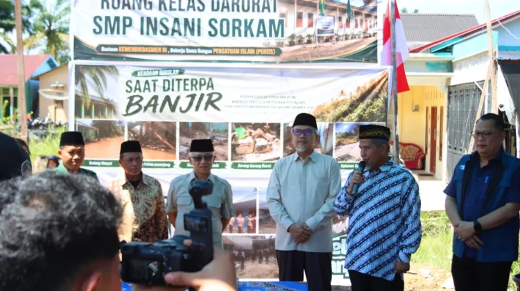Ketua PP Persis dan Wamen Dikdasmen Kunjungi Sekolah Terdampak Banjir di Tapteng