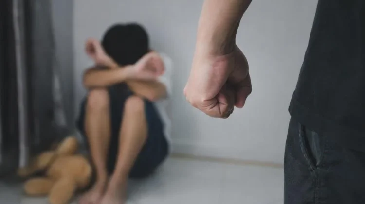 Peran Orang Tua Mengawasi Anak Dari Ancaman Kekerasan