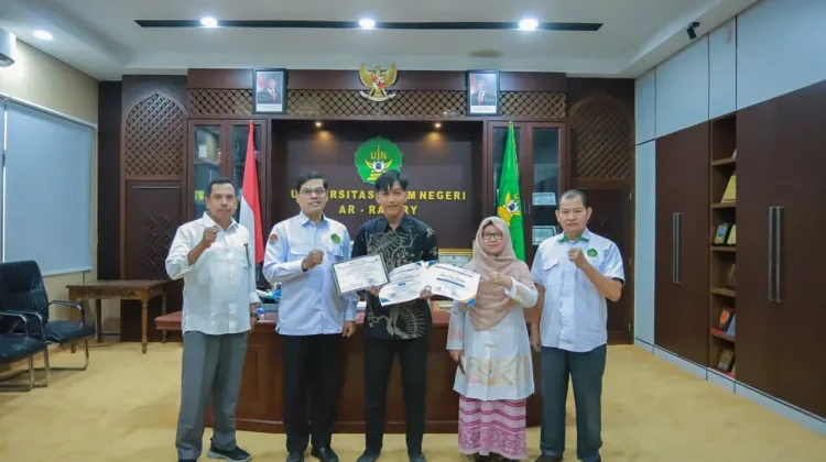 Prestasi di Malaysia Antar Ahmad Faris Terima Apresiasi Rektor UIN Ar-Raniry