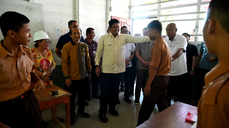 Pelajar Nias Utara Bersyukur Program Sekolah Gratis Ringankan Beban Orang Tua