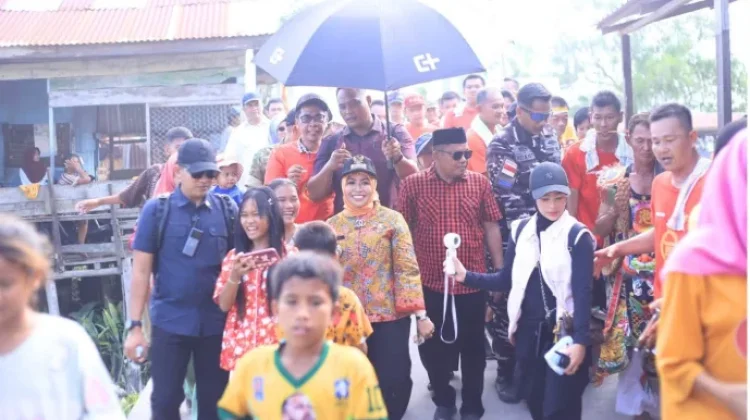 Bupati Labuhanbatu Hadiri Tradisi Bakar Tongkang di Sei Berombang