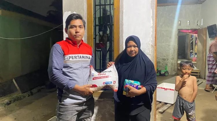 Pertamina Patra Niaga Salurkan Bantuan Terdampak Bencana Banjir di Sumbar